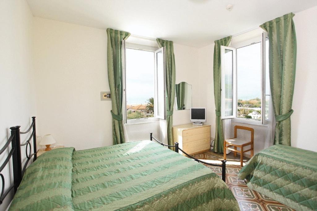 Arianna Hotel